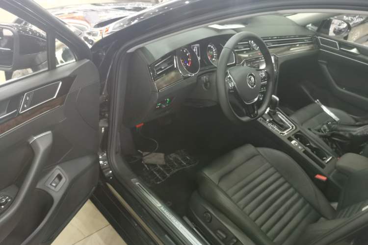 Used Volkswagen Magotan 2019 330TSI DSG Luxury Version China VI Standard