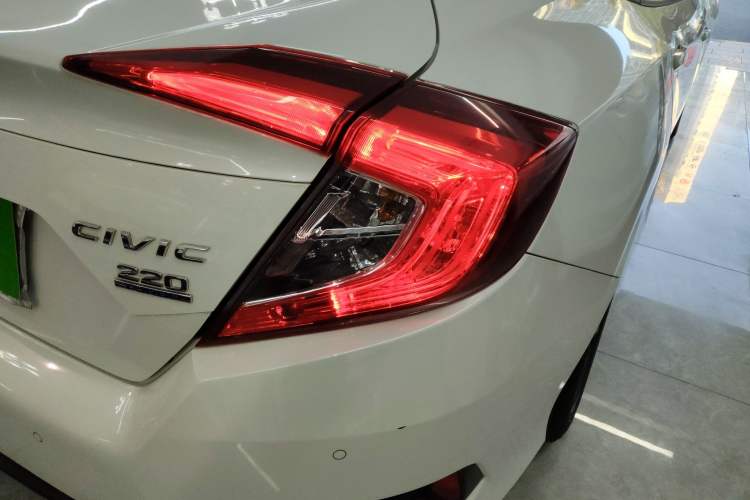 Used Honda Civic 2021 HATCHBACK 220TURBO CVT New Trendsetter
