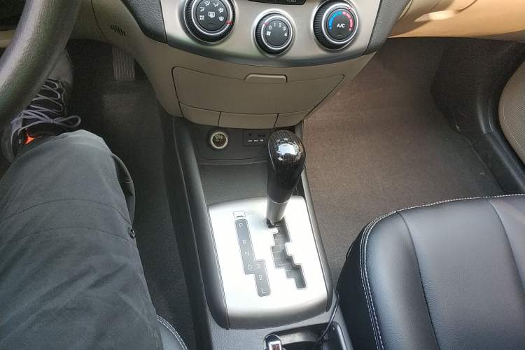 Used Hyundai Celesta 2015 1.6L Automatic Comfort Model
