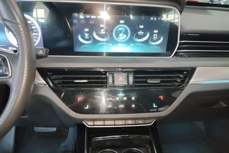 Used Hongqi HS5 2022 Facelifted Version 2.0T Smart Connect Flagship All-Wheel-Drive Edition
