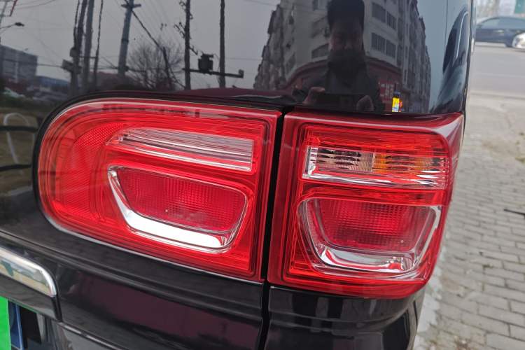 Used FORTHING Lingzhi 2023 M5L 1.6L Base Model 7 Seats