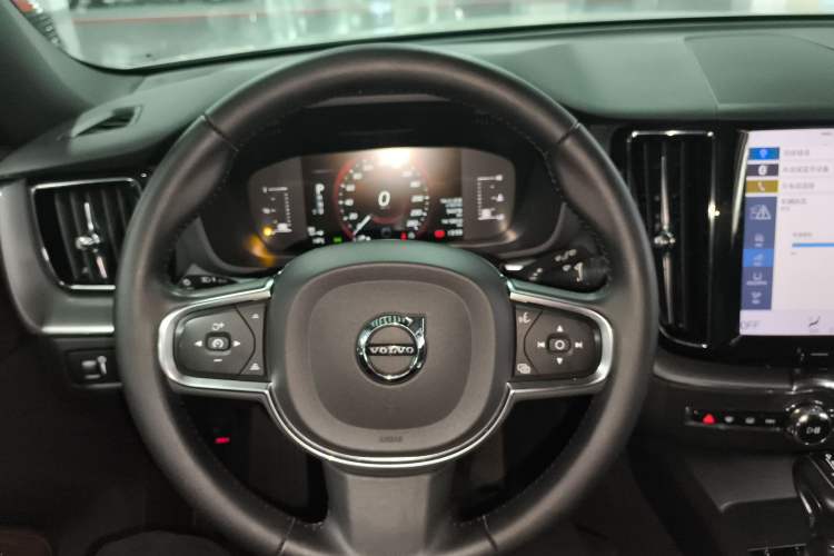 Used Volvo XC60 2021 T5 4x4 Smart Luxury Edition
