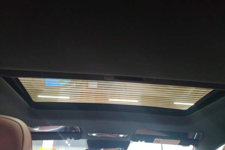 Used  L6 2025 EM-i 140km Starship Edition
