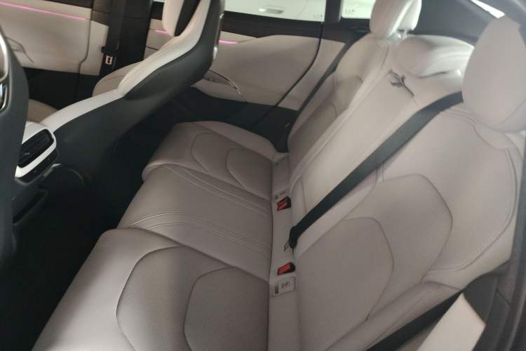 Used  SU7 2024 Rear-Drive Ultra-Long Range Advanced Pro-Level Intelligent Driving Version
