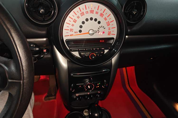 Used  Countryman 2011 1.6L ONE
