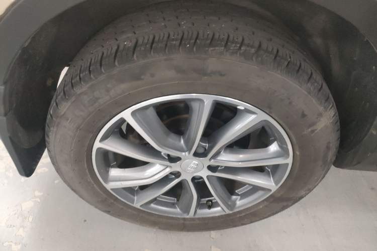 Used Geely Auto Emgrand X7 Sport 2018 1.8TD Automatic Two-Wheel Drive Smart Connect 4G Internet Edition
