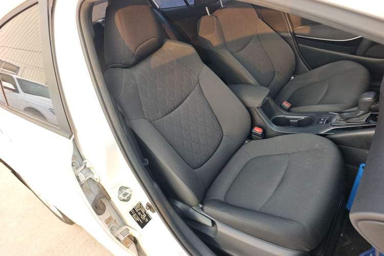 Used Toyota Corolla 2021 Dual-Motor 1.8L E-CVT Elite Edition
