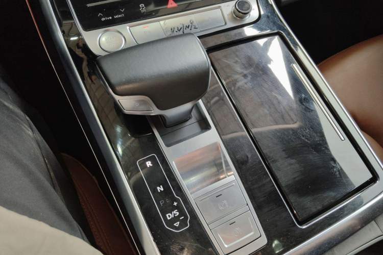 Used Audi Q8 2019 55 TFSI Luxury Dynamic Model