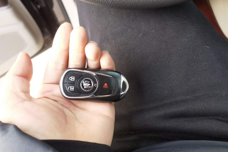 Used Buick GL8 2022 Land Cruiser Executive Class 652T Comfort Model
