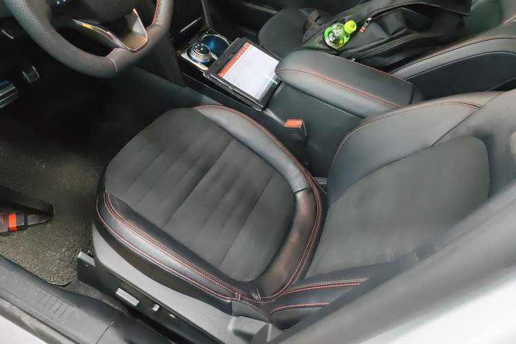 Used Ford Escape 2024 EcoBoost 245 Four-Wheel Drive ST-Line Pro Trim
