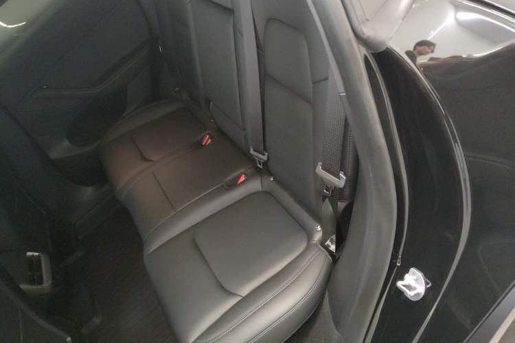 Used Tesla Model Y 2023 Long-Range All-Wheel-Drive Version
