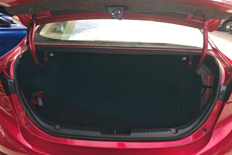 Used Mazda Mazda 3 Axela 2016 Sedan 1.5L Automatic Comfort Model