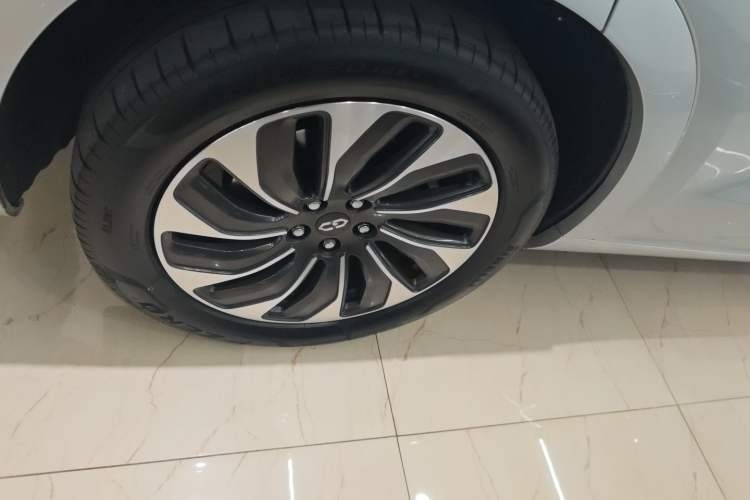 Used Hima AITO M7 2024 1.5T Rear-Drive Plus Version 5 Seats
