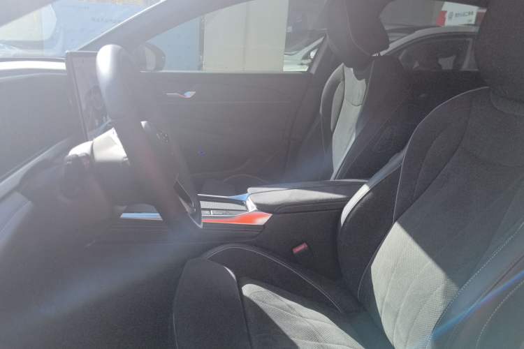 Used Volkswagen Passat 2025 Pro 380TSI Starry Dragon Luxury Edition
