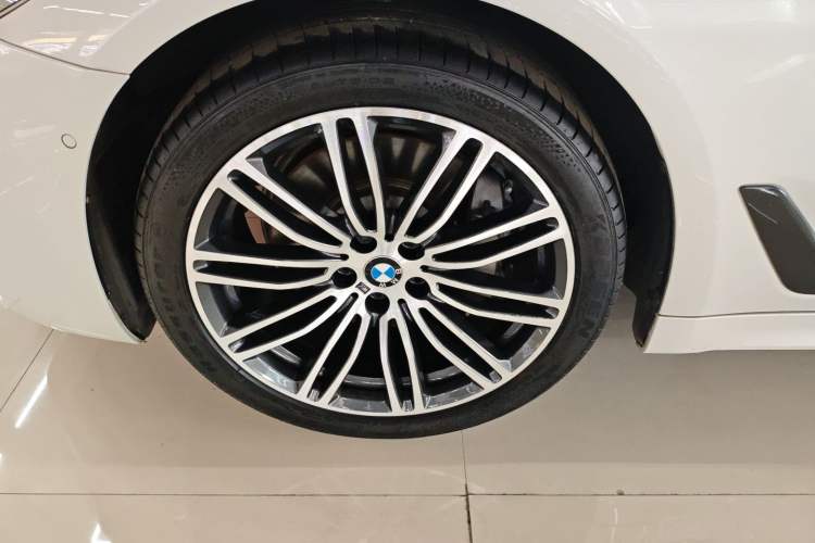 Used BMW 5 Series 2018 530Li Leading Model M Sport Package
