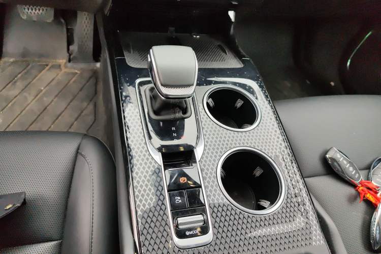 Used Hongqi HS3 PHEV 2025 Model 125km Jingwei 2 Millionth Anniversary Edition
