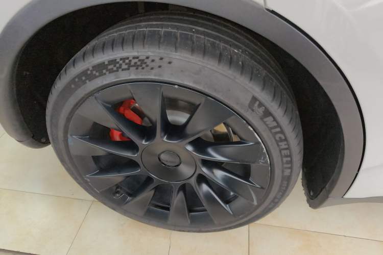 Used Tesla Model Y 2022 Long-Range All-Wheel-Drive Version