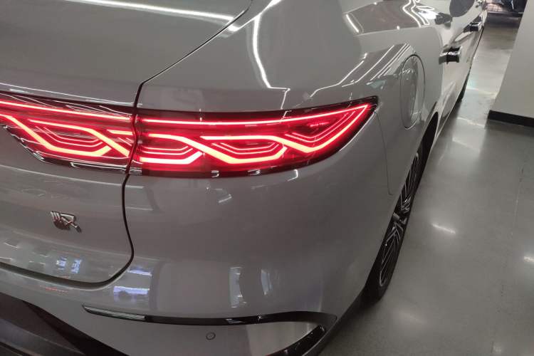 Used BYD Han 2025 EV Intelligent Driving Edition 701KM LiDAR Flagship Model