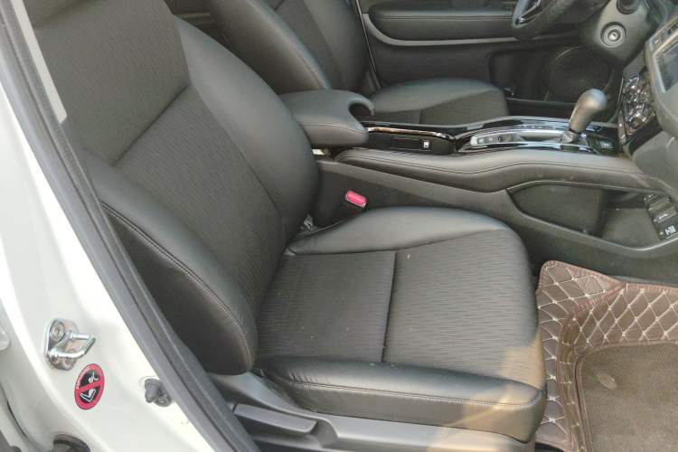 Used Honda Vezel 2020 1.5L CVT Pioneer Edition
