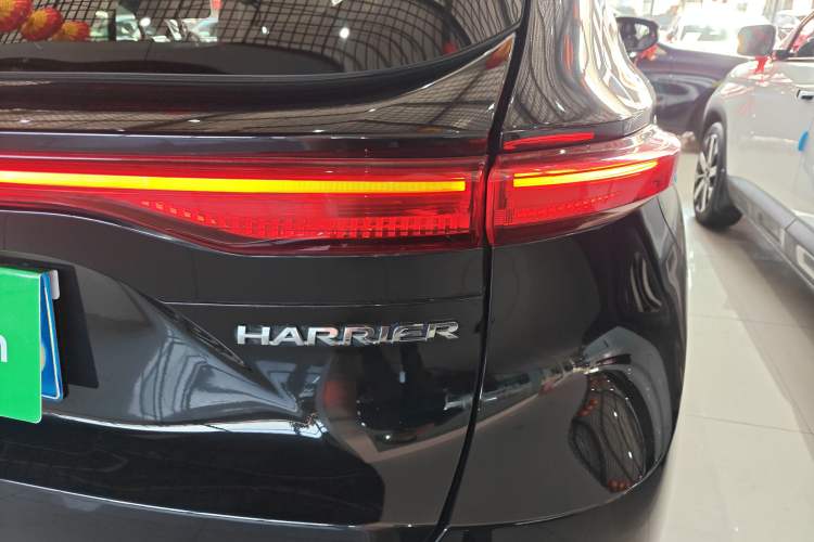 Used Toyota Harrier 2022 2.0L CVT Two-Wheel Drive Flagship Edition
