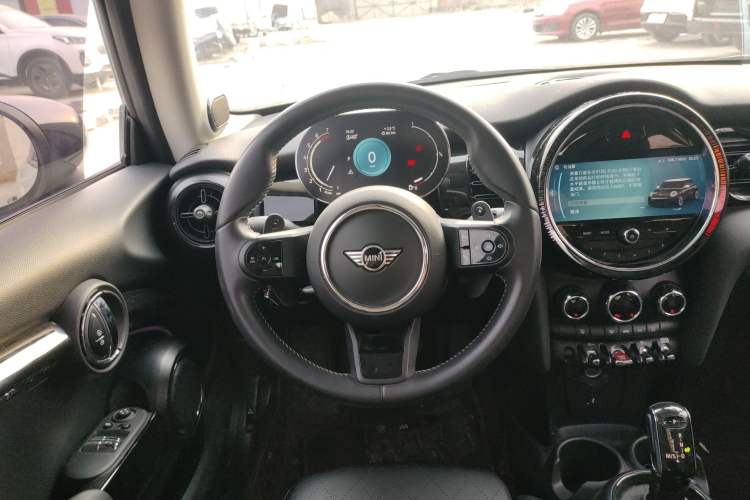 Used  MINI 2023 2.0T COOPER S Artist
