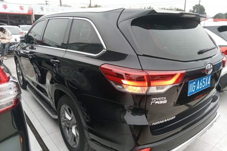 Used Toyota Highlander 2018 2.0T Four-Wheel Drive Luxury Version 7 Seats China VI Standard
