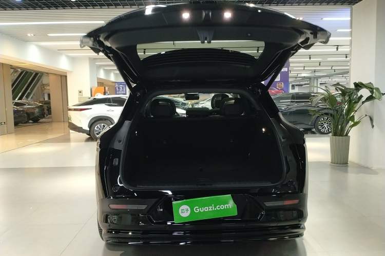 Used Zeekr 7X 2025 100 kWh Long-Range Rear-Wheel Drive with Intelligent Driving Features