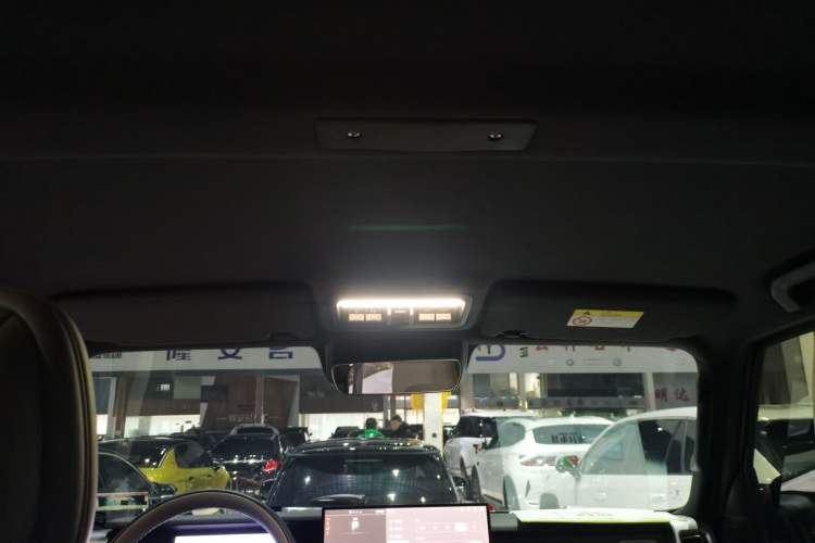 Used  V23 2025 501 Four-Wheel Drive Intelligent Driving Version
