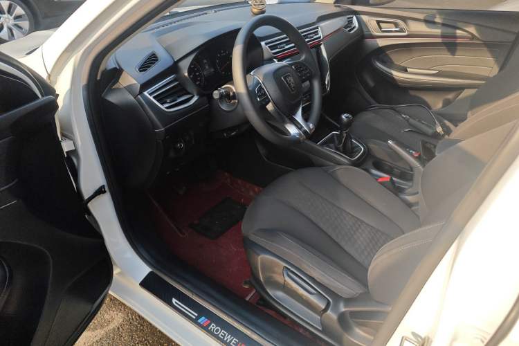 Used Roewe i5 2020 1.5L Manual 4G Connect Luxury Edition
