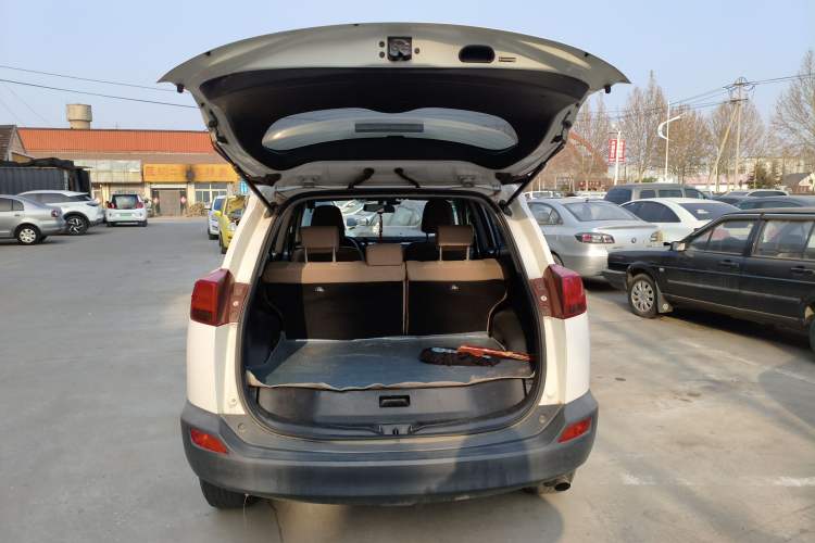 Used Toyota RAV4 2013 2.0L CVT Two-Wheel Drive Urban Edition