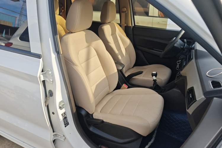 Used Wuling Hongguang 2019 1.5L S Standard Version China VI LAR
