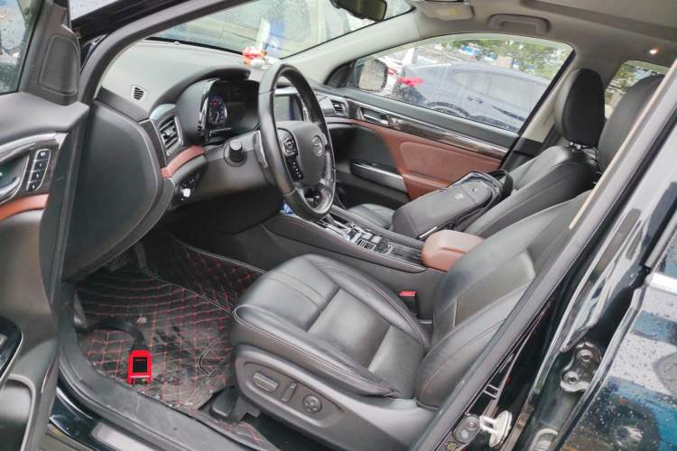 Used GAC Trumpchi GS8 2017 320T Two-Wheel Drive Luxury Smart Connectivity Version (7 Seats)
