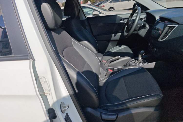 Used Hyundai ix25 2015 1.6L Automatic Two-Wheel Drive Smart GLS Trim
