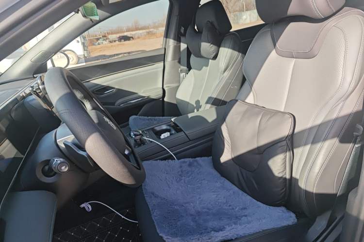 Used BYD Qin L 2025 DM-i Smart Drive 80KM Leading Model