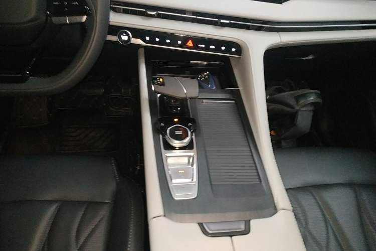 Used Changan CS75 PLUS 2024 3rd Generation Champion Edition 1.5T Intelligent Drive Dynamic Model
