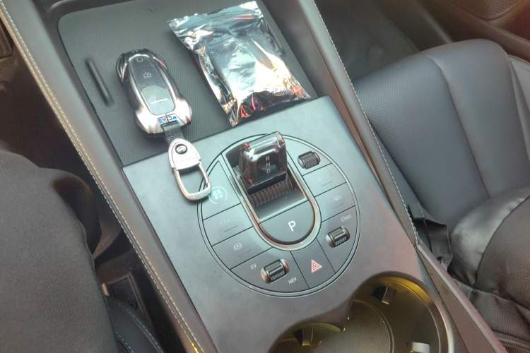 Used BYD Seal 06 New Energy 2024 DM-i 120KM Prestige Model
