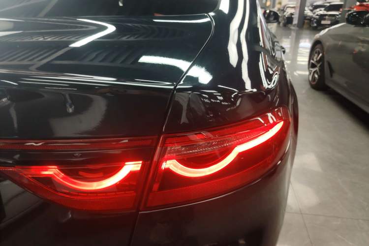 Used Jaguar XFL 2021 XFL 2.0T P250 All-Wheel-Drive Shimmering Black Sport Edition
