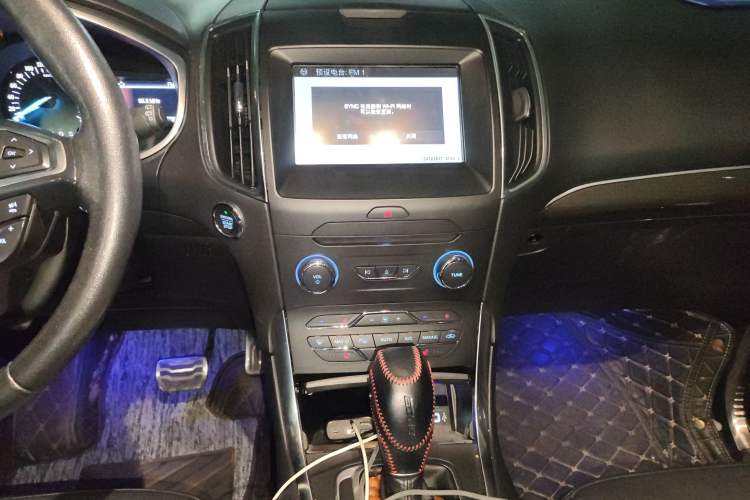 Used Ford Edge 2018 EcoBoost 245 Two-Wheel-Drive Titanium 7-Seater China V Standard
