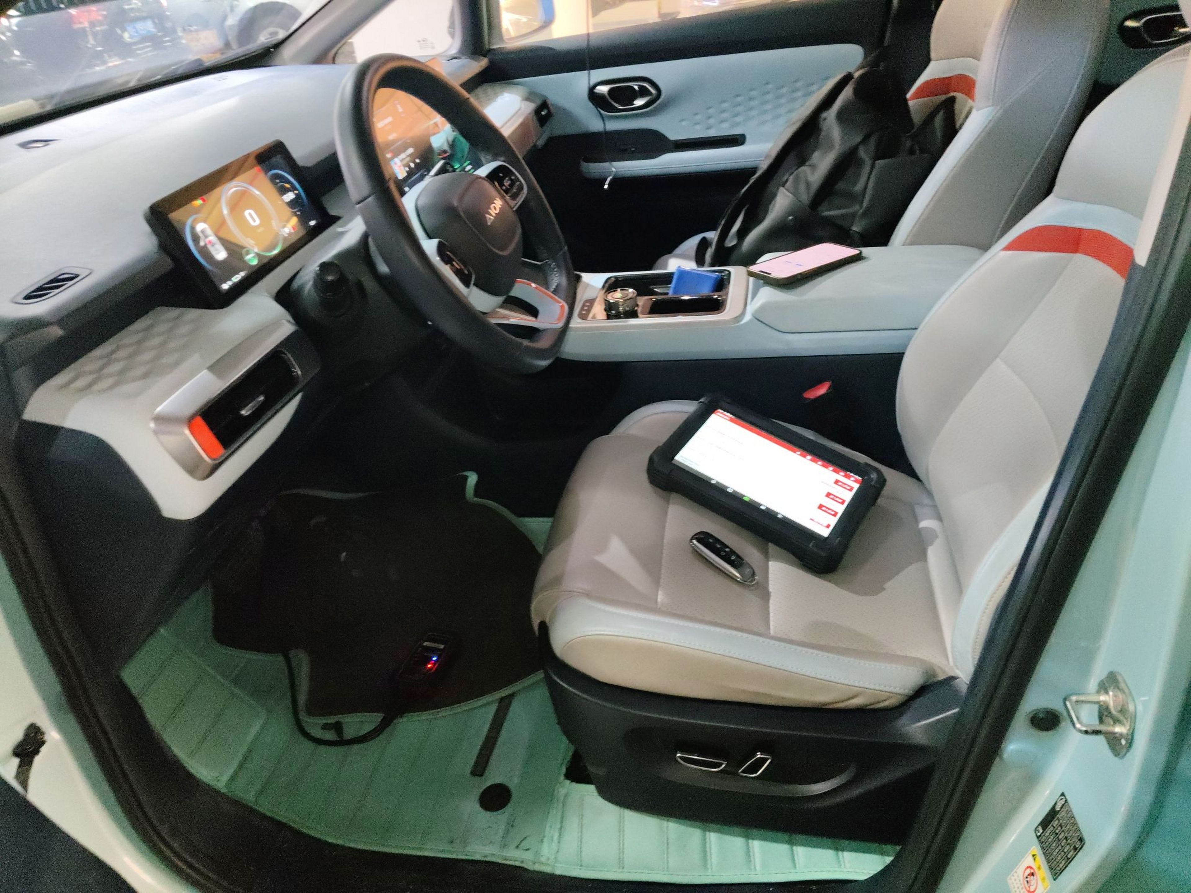 Переднее сиденье в автомобиле