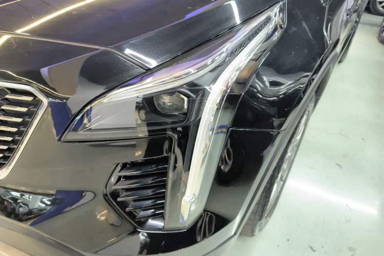 Used Cadillac XT4 2022 28T Two-Wheel-Drive Luxury Version
