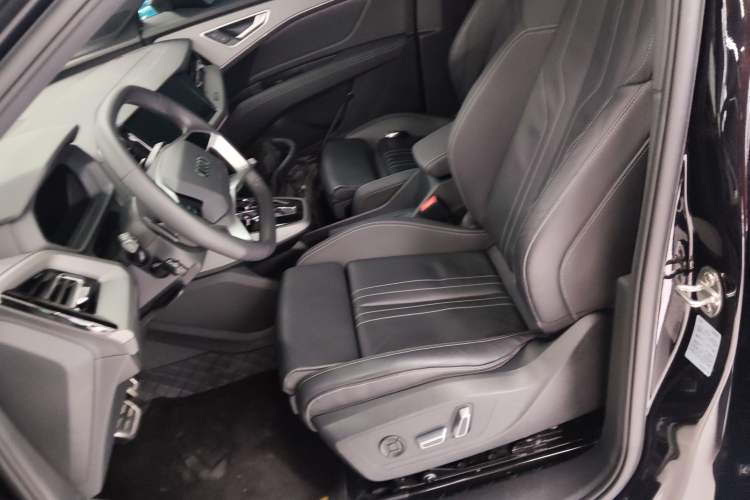 Used Audi Q5 e-tron 2023 40 e-tron Shining Edition Mecha Kit