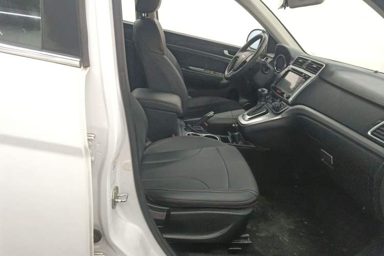 Used Haval H6 2017 Revised Blue-Label Sport Version 1.5T Automatic Two-Wheel Drive Luxury Trim
