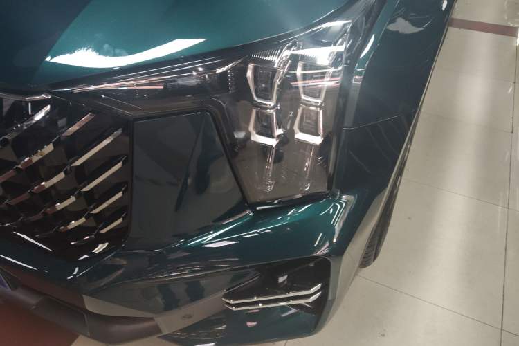 Used GAC Trumpchi GS8 2022 Linghang Series 2.0 TGDI Two-Wheel-Drive Luxury Smart Connectivity Version (7 Seats)
