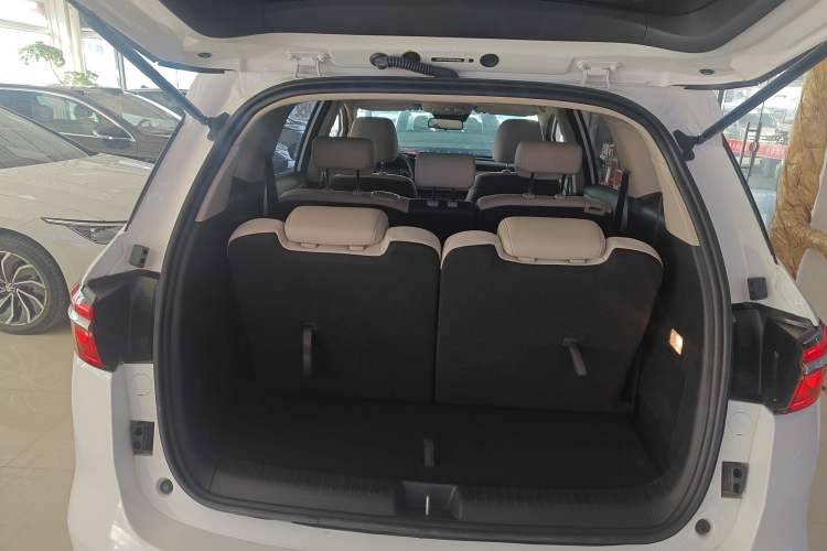 Used BYD Song MAX New Energy 2022 DM-i 105KM Flagship Model
