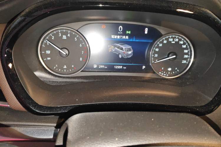 Used Buick GL8 2021 Land Cruiser Executive Class 652T Comfort Model
