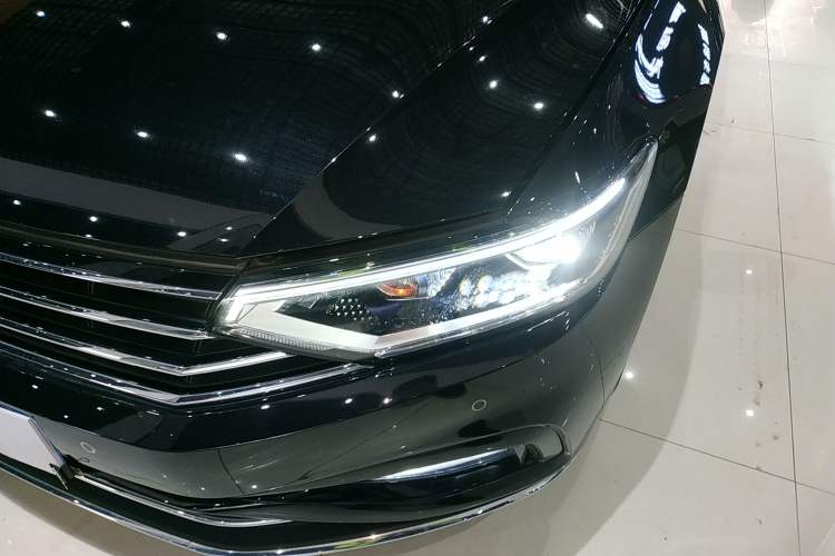 Used Volkswagen Magotan 2020 330TSI DSG Leading Model
