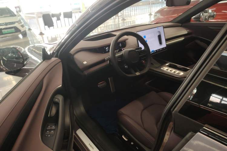 Used  SU7 2024 Four-Wheel Drive Ultra-Long Range Advanced Intelligent Driving Max Edition
