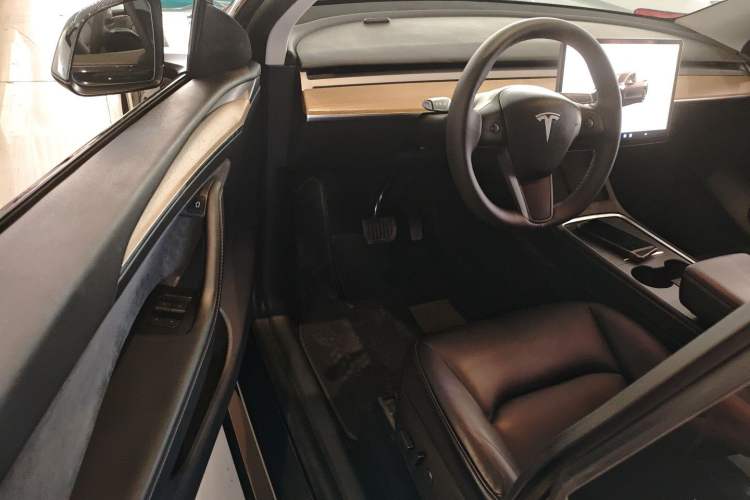 Used Tesla Model Y 2022 Rear-Wheel-Drive Version
