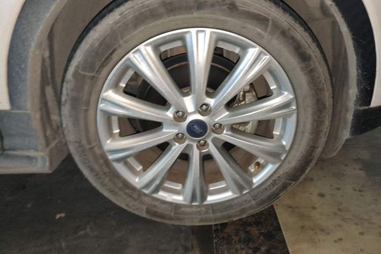 Used Ford Kuga 2017 EcoBoost 180 Two-Wheel-Drive Luxury Wing Edition
