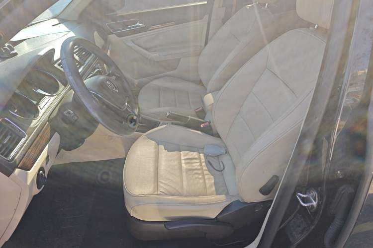 Used Volkswagen Lavida 2015 1.6L Automatic Comfort Edition
